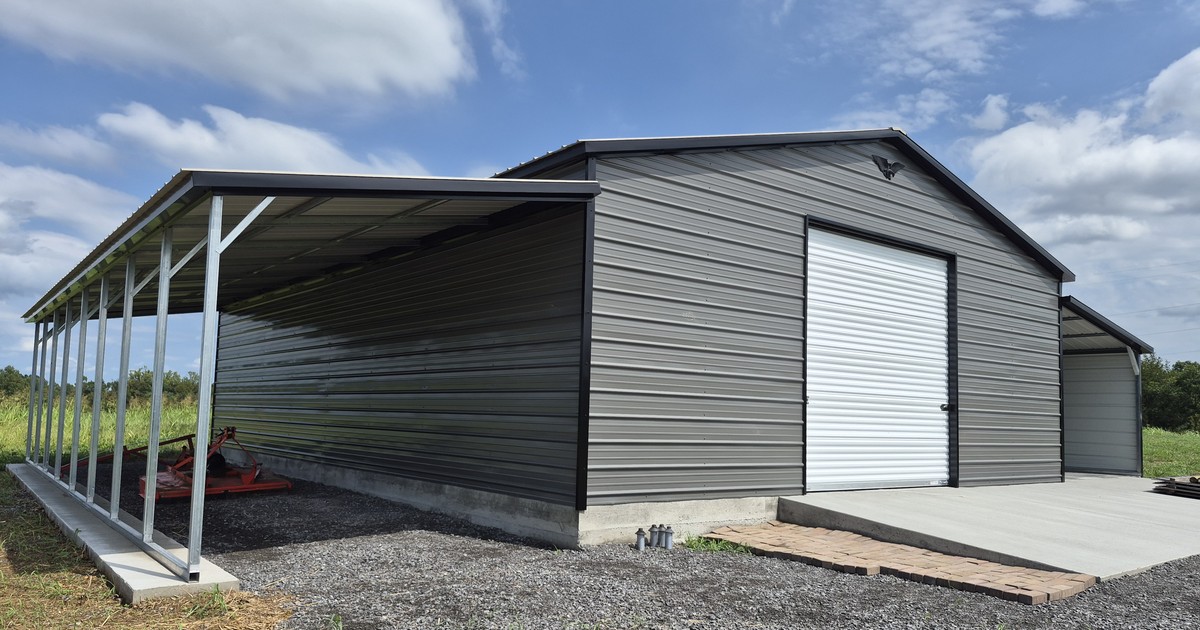 30x40 Metal Shop with Lean-tos Installed in Lafayette, TN